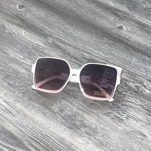 Women’s Oversized Square Sunglasses with UV 400